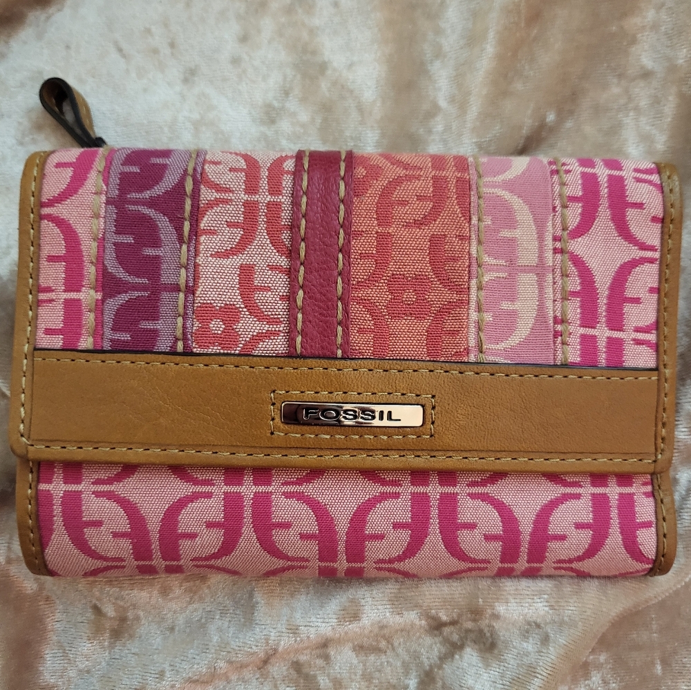 Fossil Pink trifold patchwork wallet